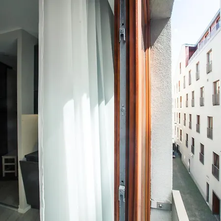 New Modern In The Old Town דירה *