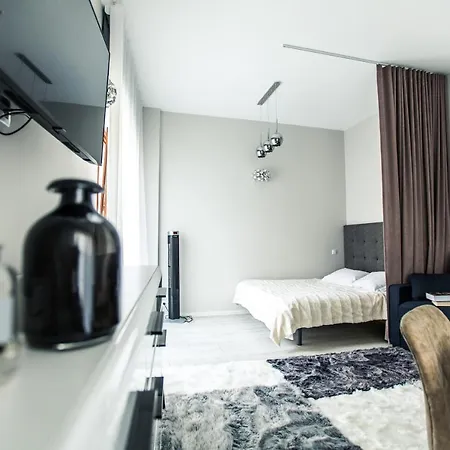 New Modern In The Old Town Apartament