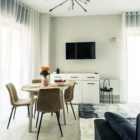 New Modern In The Old Town Apartment