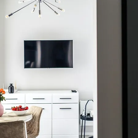 New Modern In The Old Town Apartment *