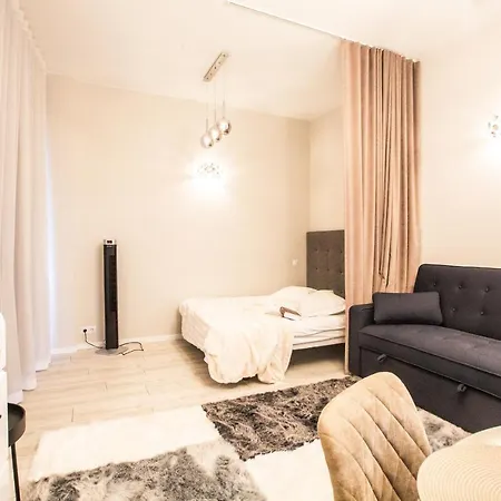 New Modern In The Old Town *