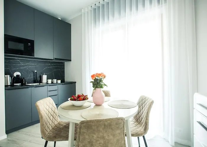 New Modern In The Old Town Appartamento