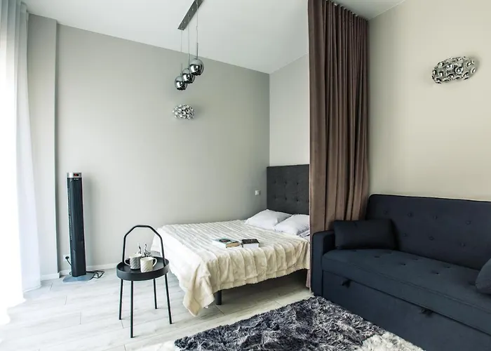 New Modern In The Old Town *