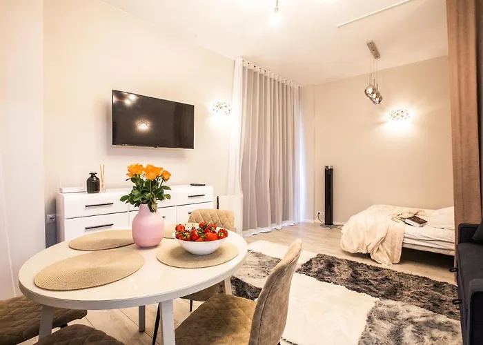 New Modern In The Old Town Appartamento *