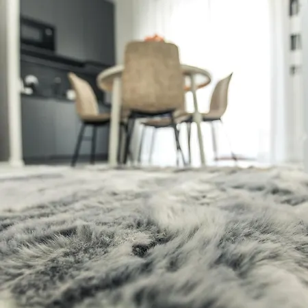 New Modern In The Old Town Apartmán *